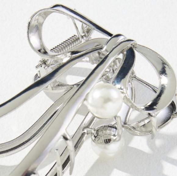 NWT Anthropologie Single Pearl Bow Hair Claw Clip - Picture 5 of 5